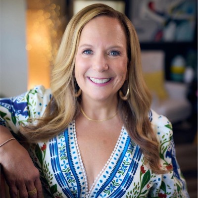 Headshot of Tracey Ivanyshyn